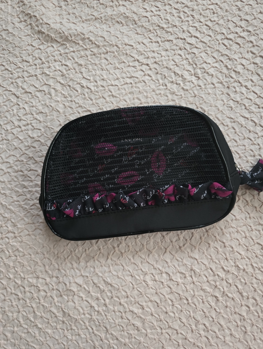 NWOT Lancome Women's Black & Fuchsia Kiss Print Cosmetic Pouch